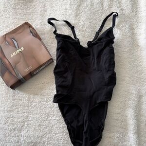 SKIMS Black thong back Shapewear Bodysuit